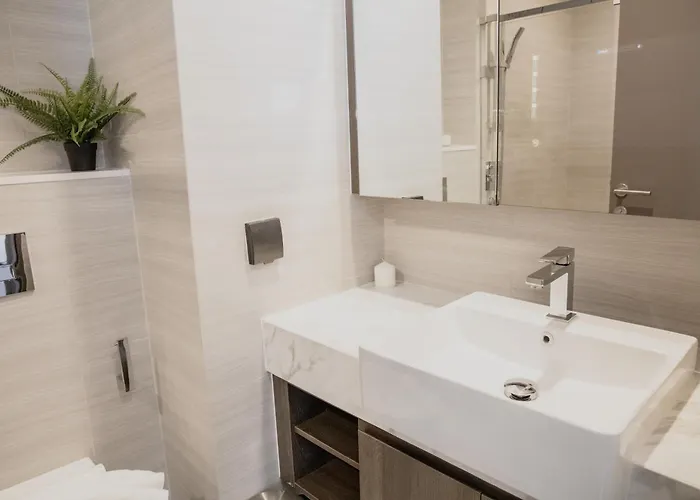 Hampton Thonglor Apartment